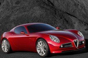 Представлен самый быстрый автомобиль Alfa Romeo