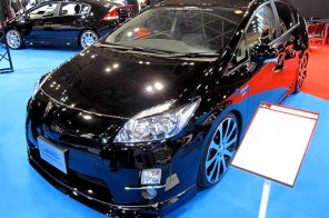 Toyota Prius V набрал заказов на год вперёд