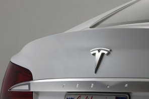 Компания Tesla готовит к выпуску кроссовер Model X